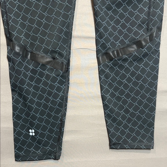 Sweaty Betty Zero Gravity 7/8 Leggings Gray Print Sz S - Picture 10 of 10